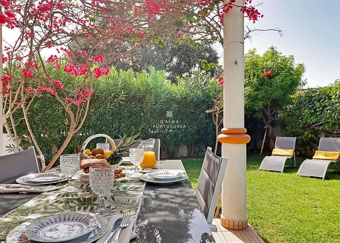 Acoteias - By Dalma Portuguesa *